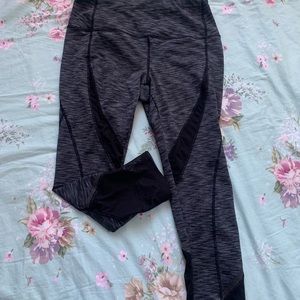 🌿NWOT🌿 Grey and Black Athletic Leggings